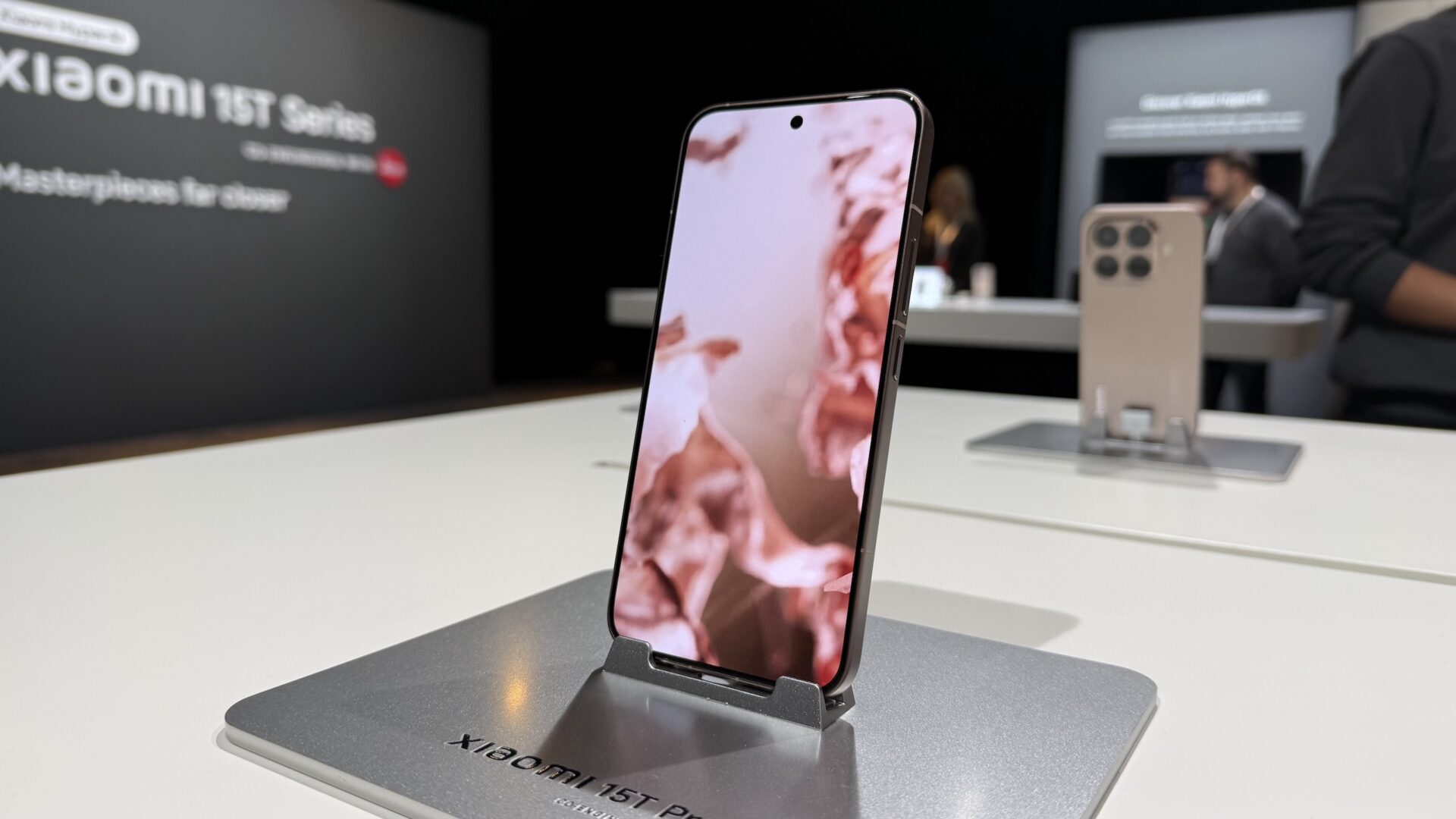 Xiaomi lancerer 15T-serie med Leica-kamera og offline-kommunikation