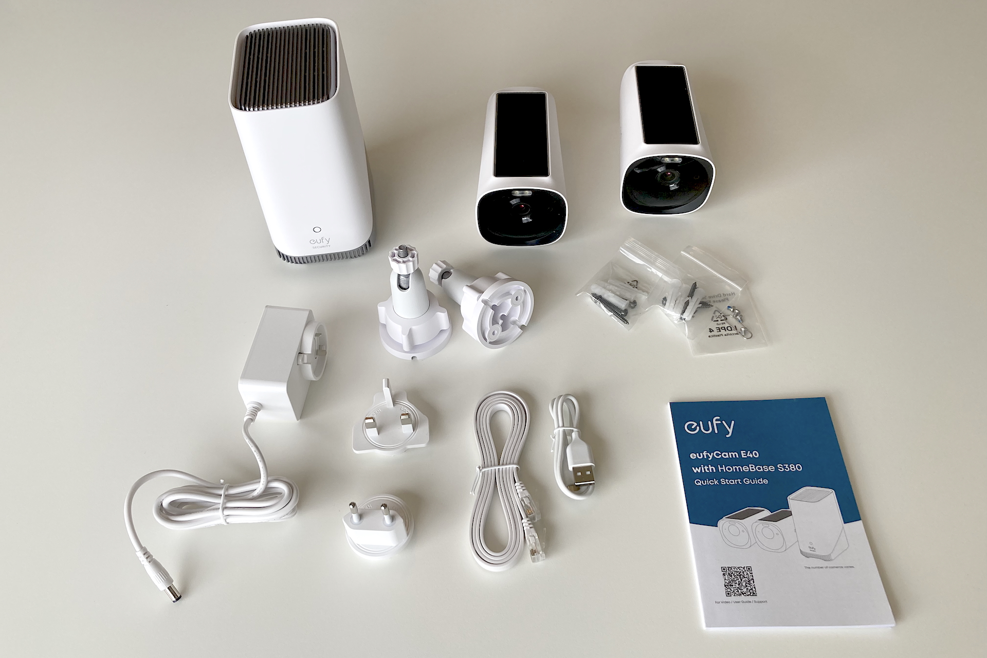eufyCam E40 2-Cam kit med HomeBase 3 (S380) 1 eufyCam E40 samlet