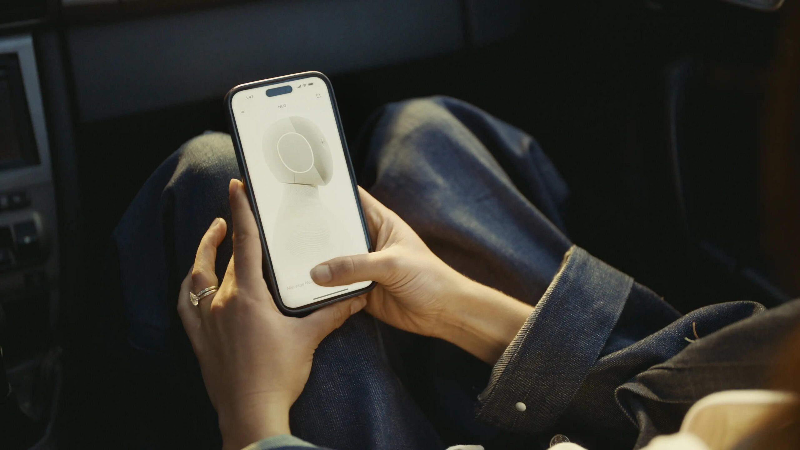 1X NEO husholdningsrobot: Koster som en bil og kræver menneskelig oplæring 2 1X Neo app