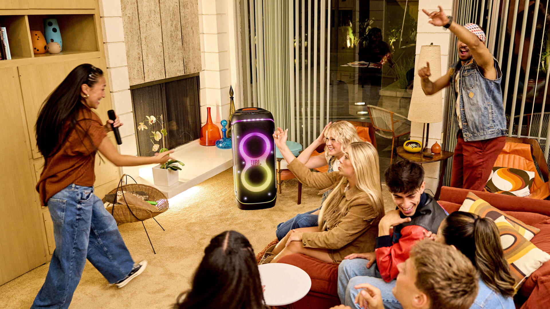 JBL skruer op for festen med nye højttalere og hovedtelefoner