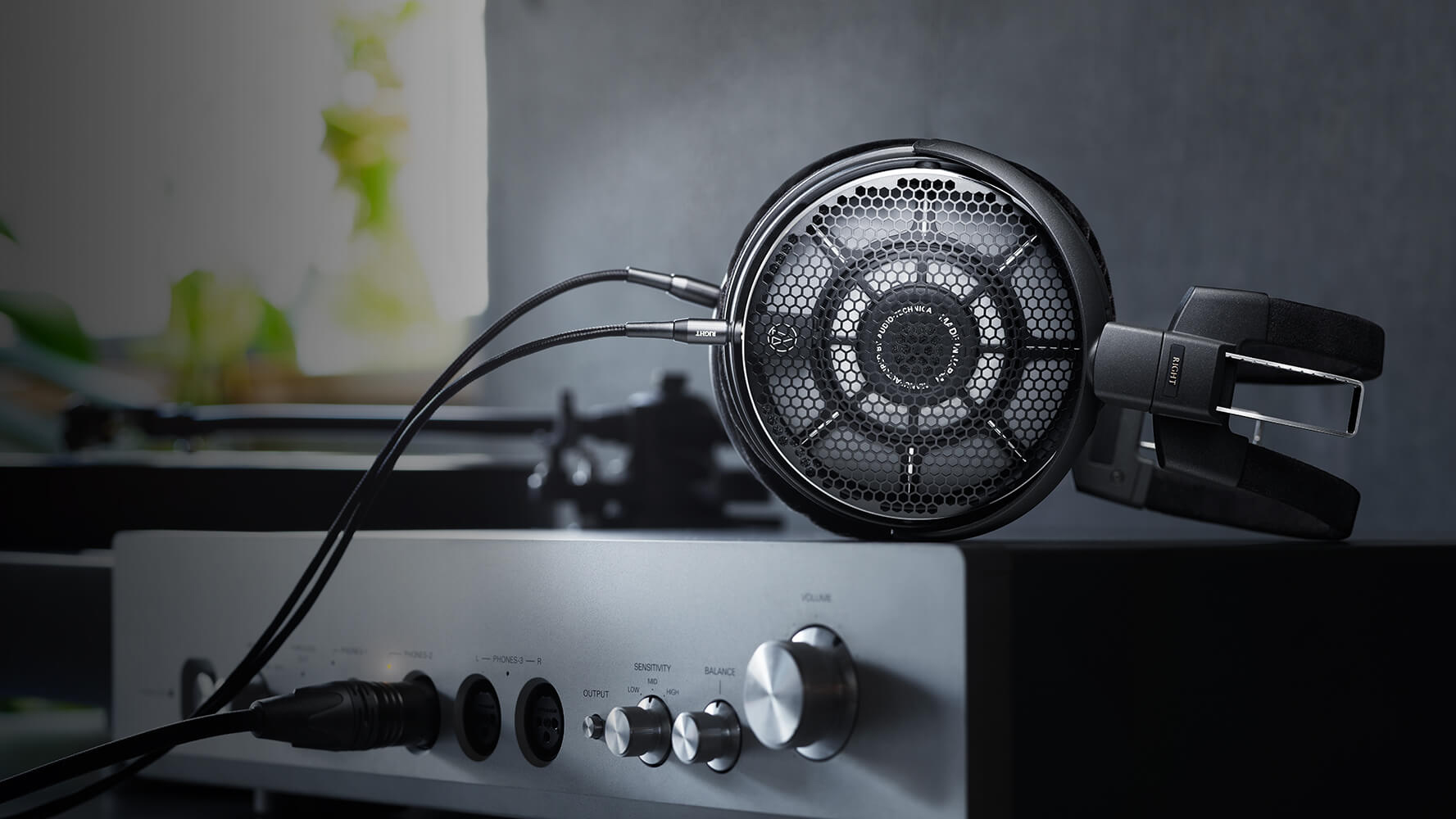 Audio-Technica ATH-ADX7000: Endelig en ny topmodel 4 ATH ADX7000 desktop 01