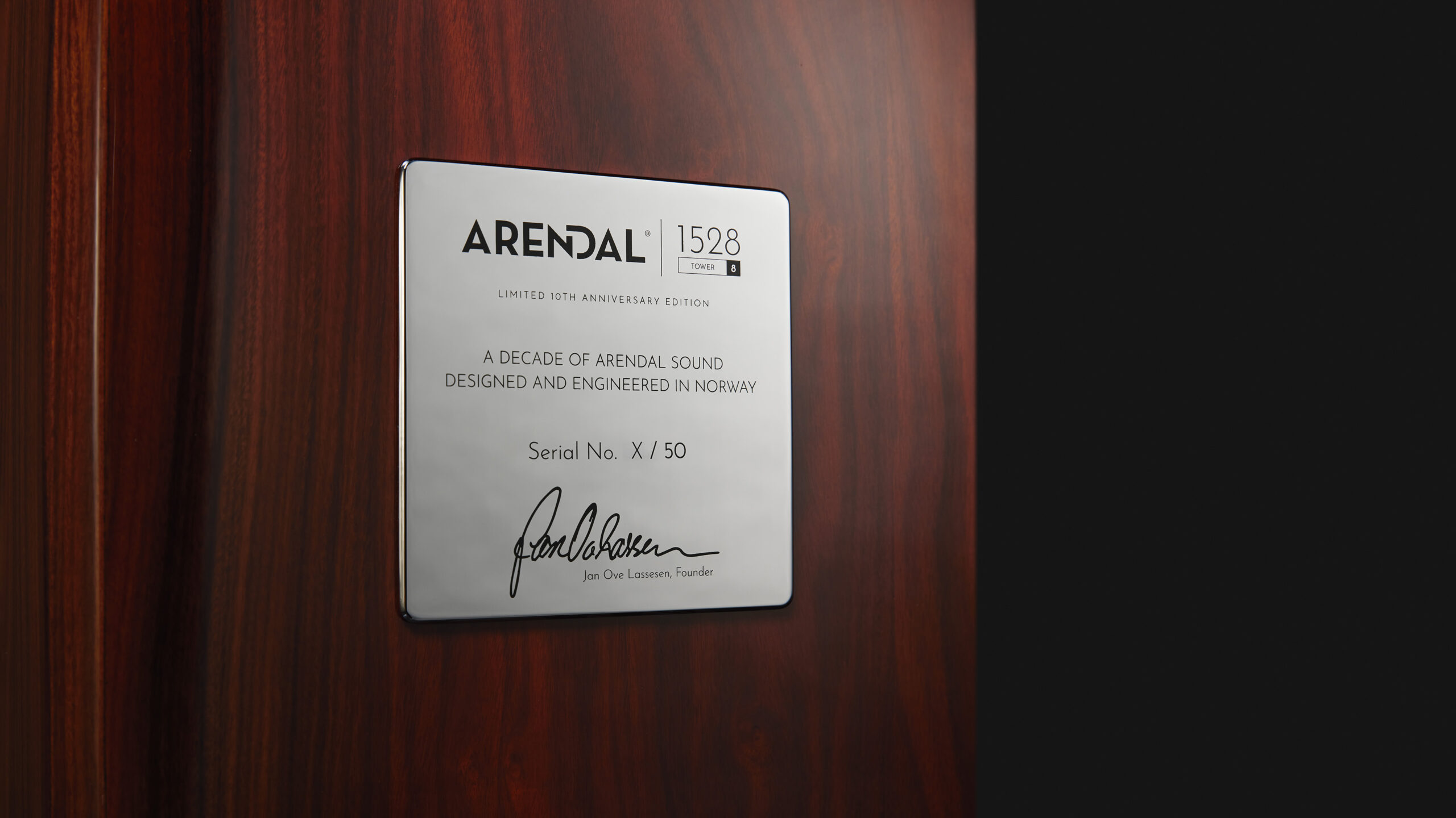 Tower 8: Arendal Sound fejrer 10 år med eksklusiv flagskibsudgave 2 Arendal 1528 Tower 8 Limited plaque