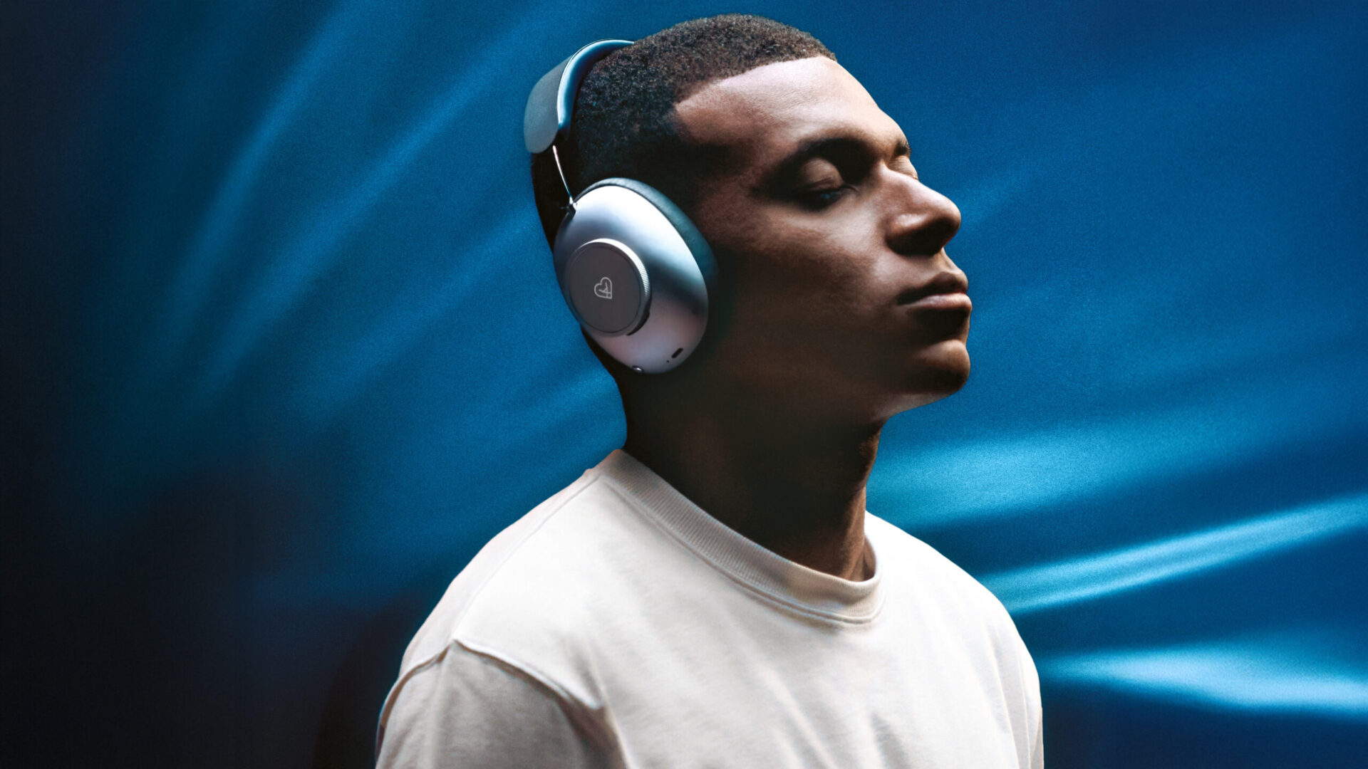 Loewe Leo headphones - Kylian Mbappé