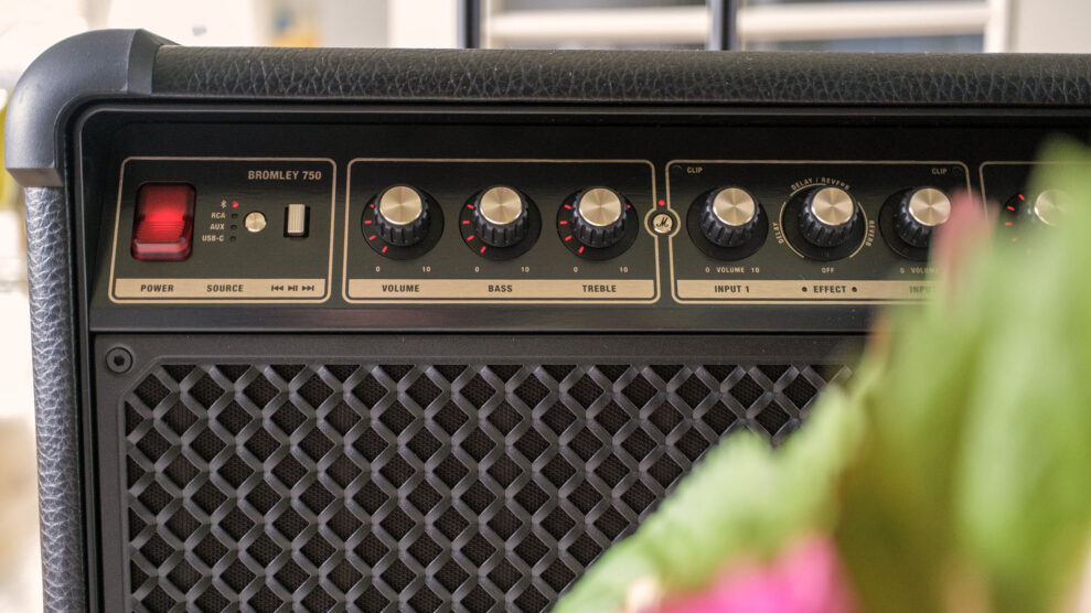 Marshall Bromley 750 front