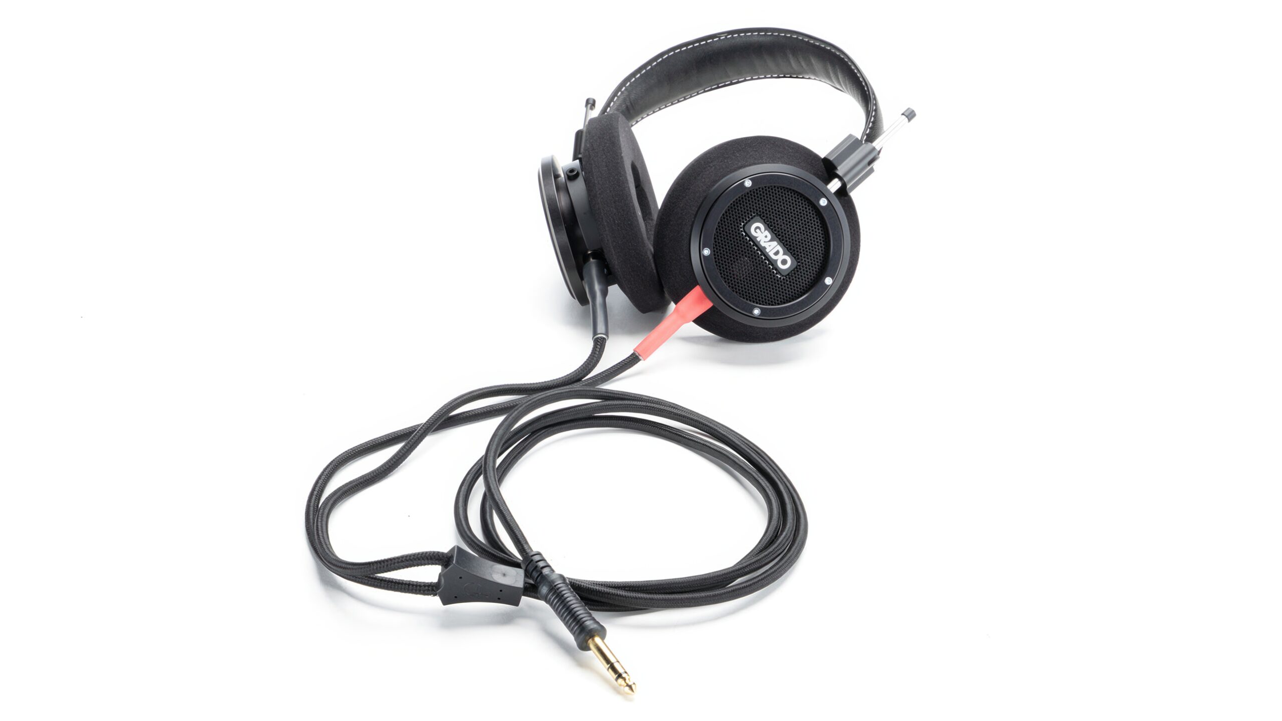 Grado S750: Tredje model i Signature-serien 3 Grado S750_w_Cables_copy.jpg