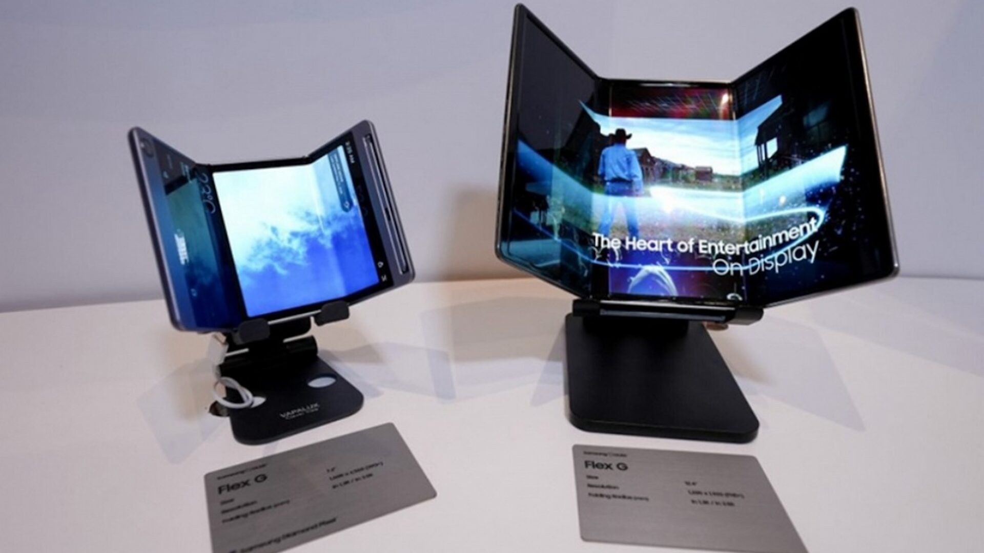 Samsung viser dobbelt foldbar mobil på messe