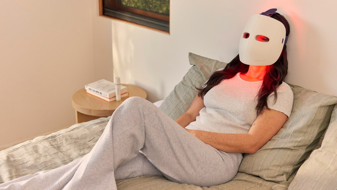 TheraFace Mask Glo: LED-maske med massage