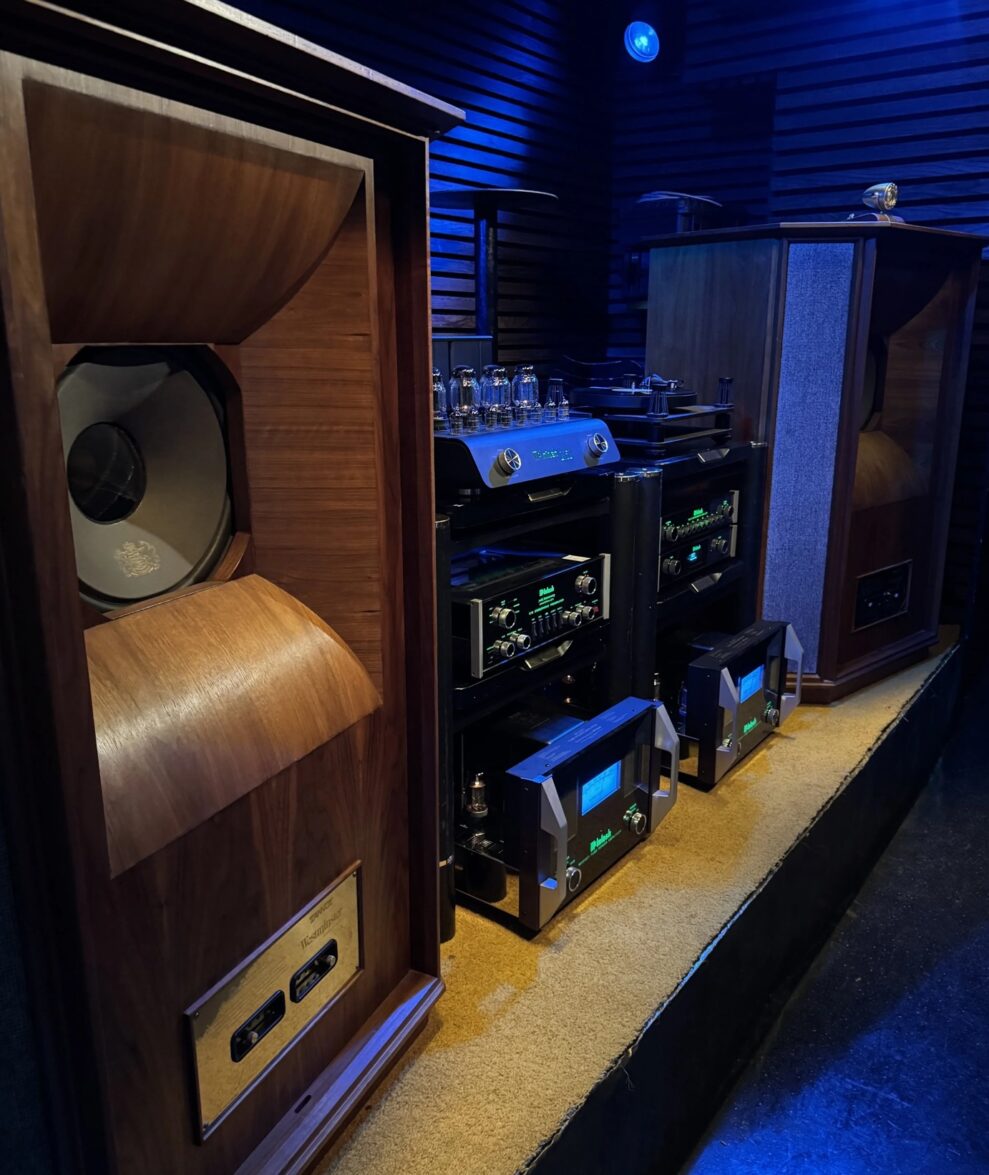 Jazz kissa med McIntosh 2 barmoskus