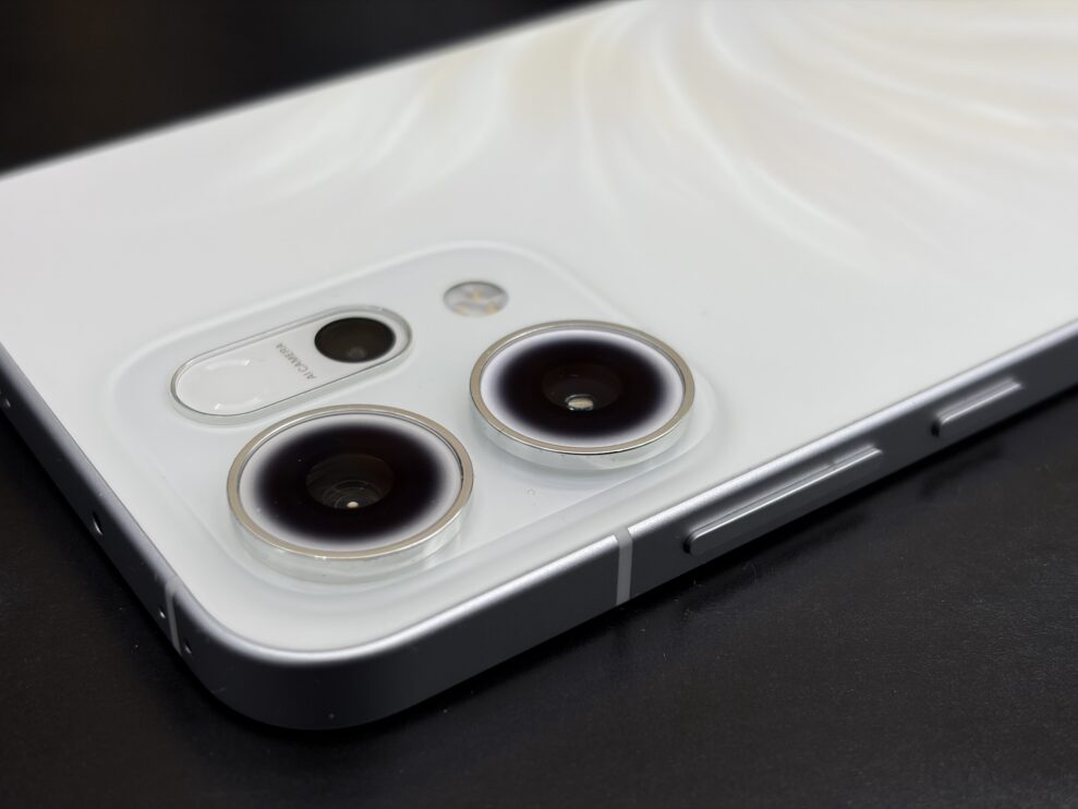 Oppo Reno14 5G 2 oppo closeup web 1