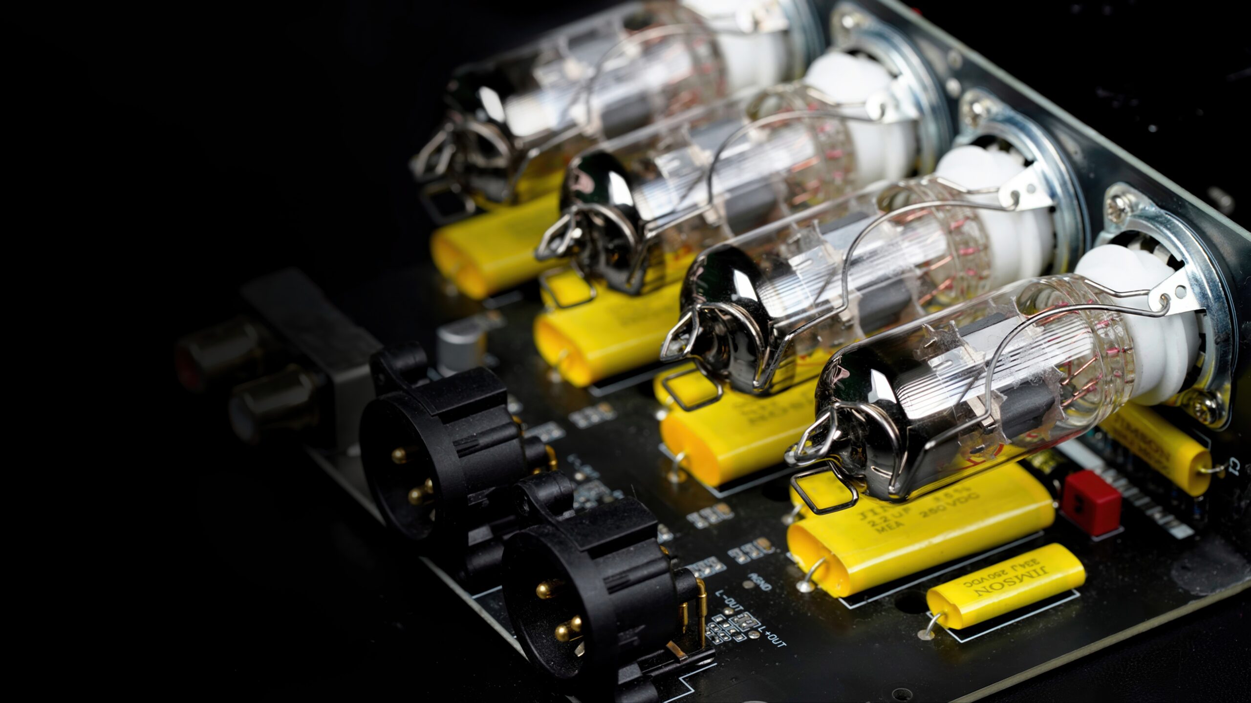 Warmer R2R DAC: FiiO blander gammelt og nyt 3 FiiO Warmer R2R 11659589.jpg