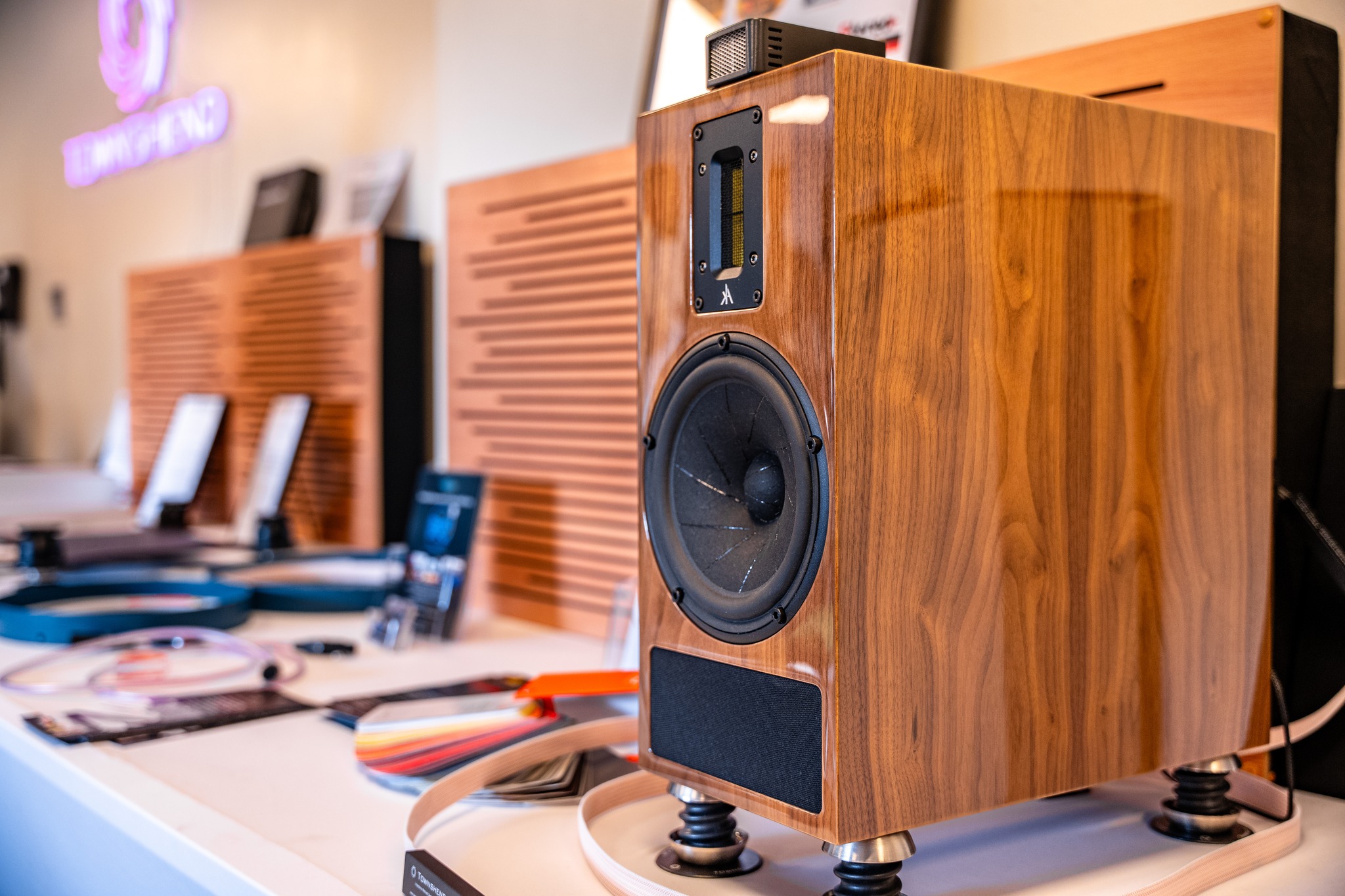 Kerr Acoustic K300 MK3 2 Kerr Acoustic K300 MK3