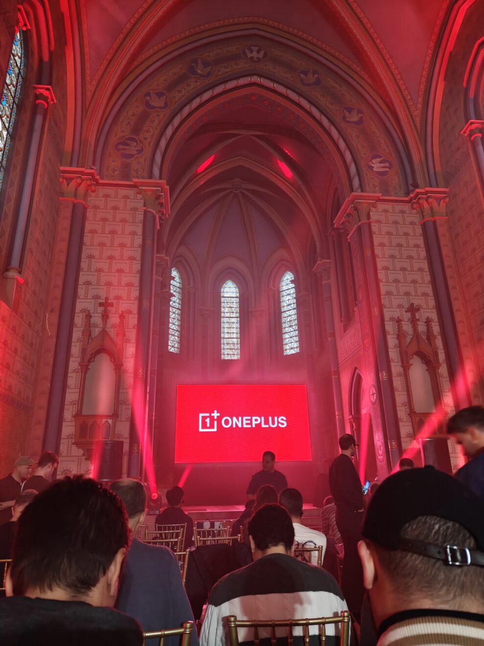 OnePlus 15 2 OnePlus kirke