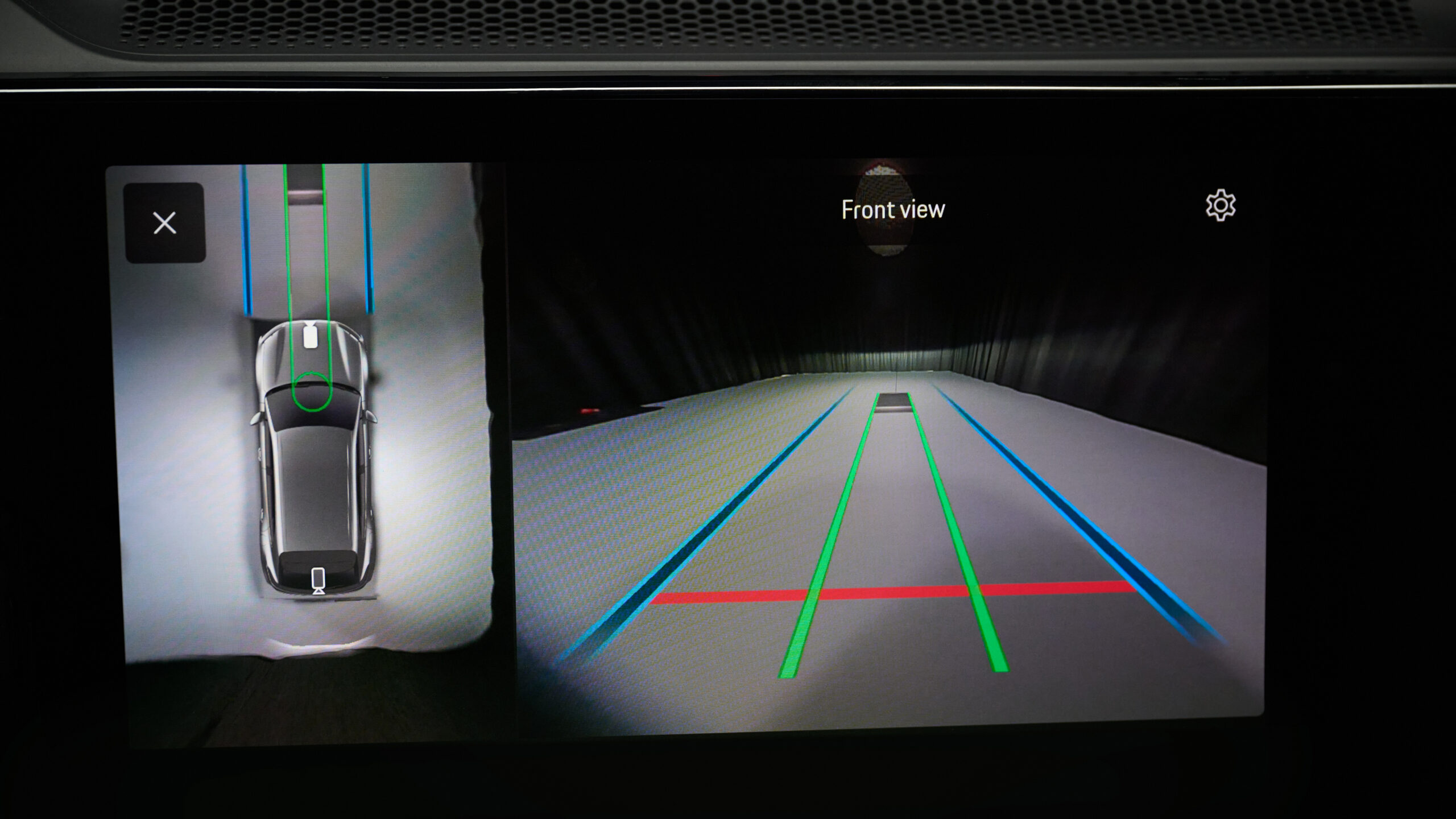 Porsche Cayenne Electric oplades trådløst 3 Porsche Cayenne wireless charging interface 3