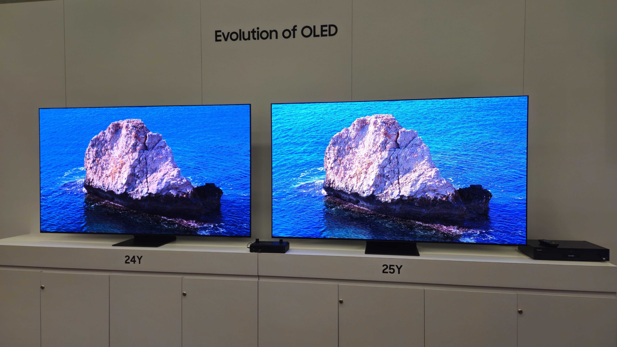 Samsung svarer på Dolby Vision 2 – lancerer HDR10+ Advanced 2 Samsung S95F S95D scaled