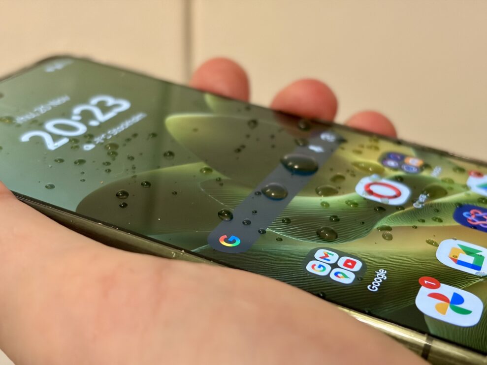 Motorola Edge 70 3 edge 70 water web