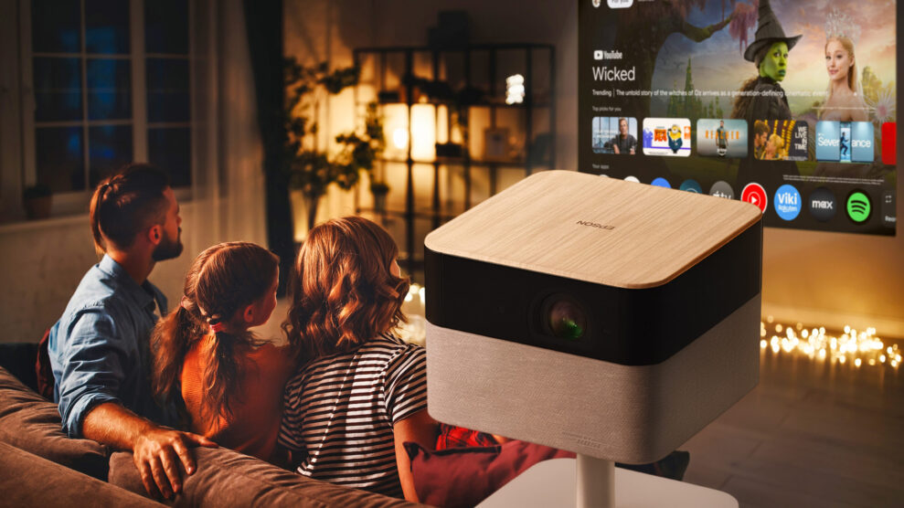 Top 10 - Hjemmebiograf 7 Epson EF 72 spread scaled 1