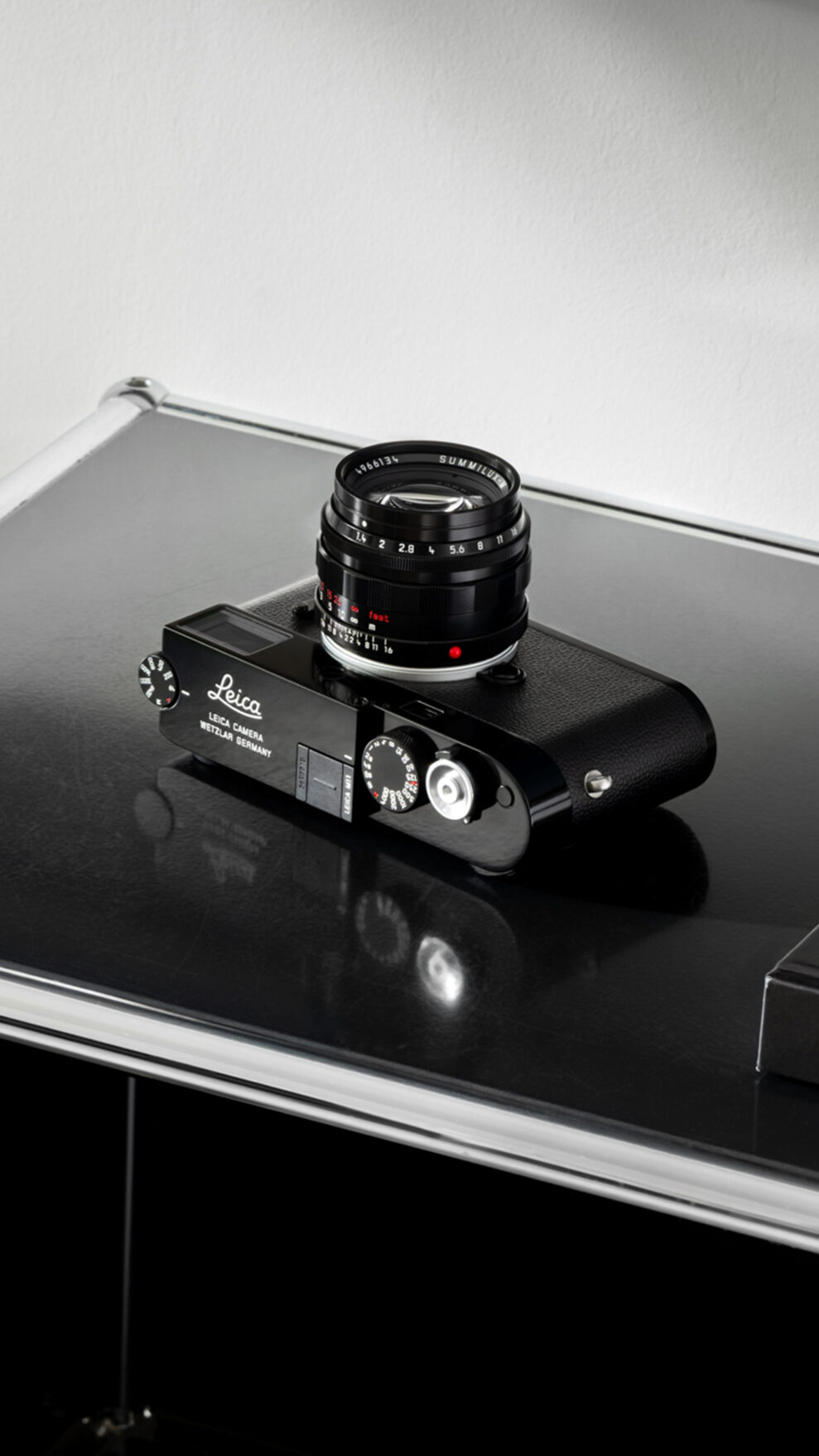 Leica Summilux M 50 Classic Glossy 1440x2560 01