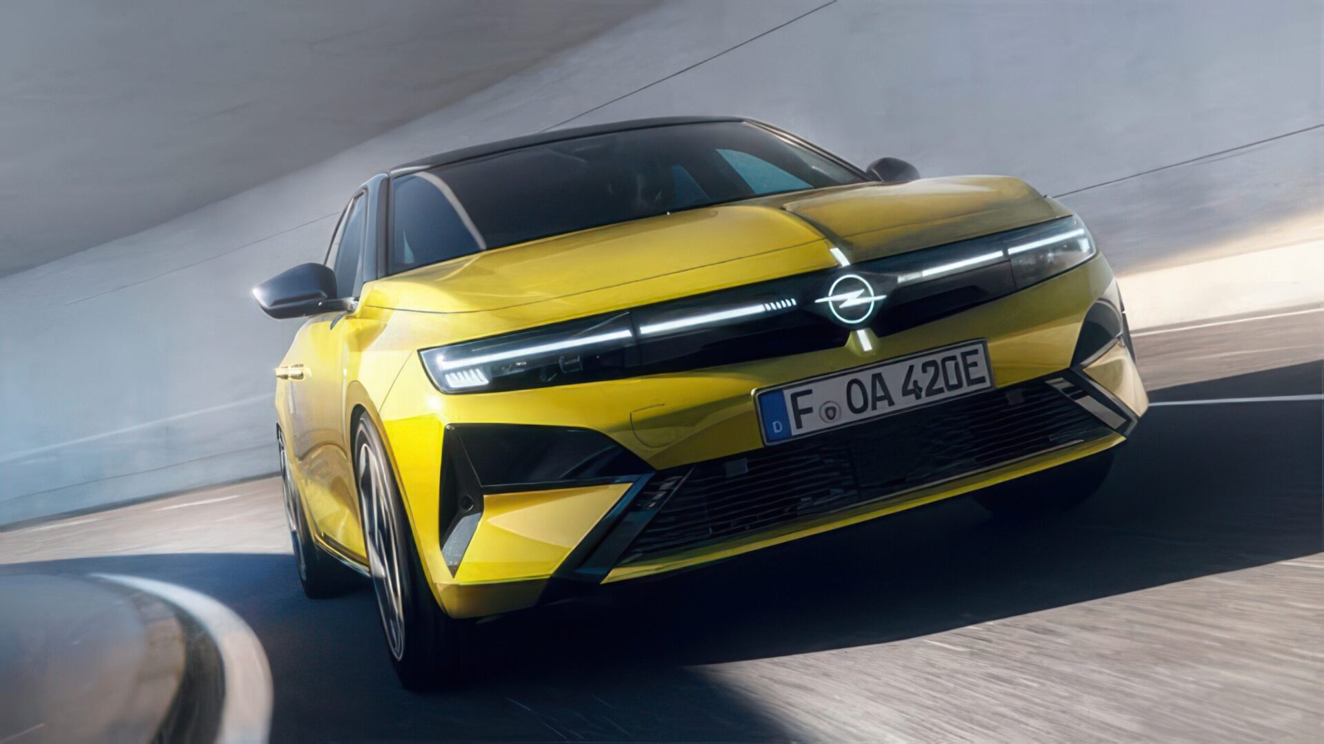 Opel Astra Electric facelift: Elbilen der oplader din elcykel