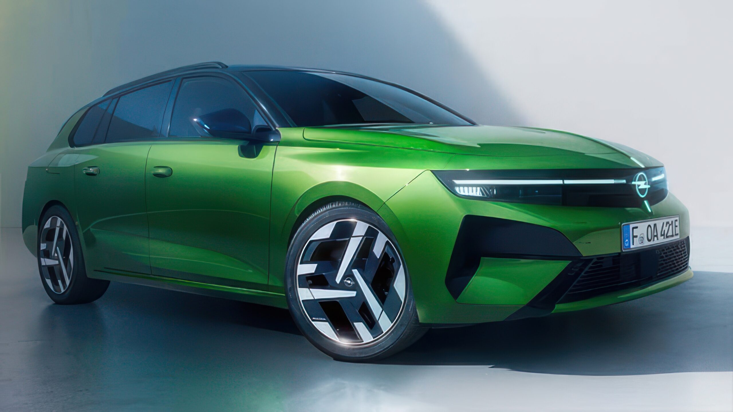 Opel Astra Electric facelift: Elbilen der oplader din elcykel 1 New Opel Astra Electric 3 scaled 1