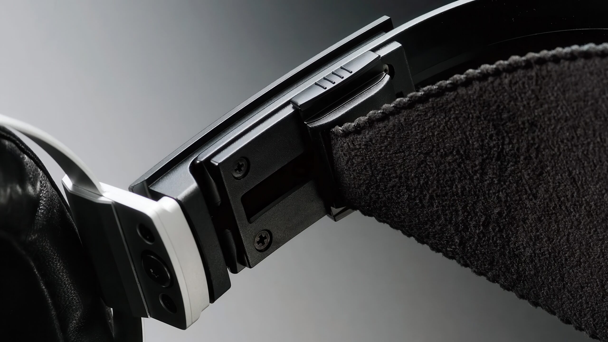 SR-009D: Stax genopliver sine ikoniske hovedtelefoner 1 SR-009D_arc