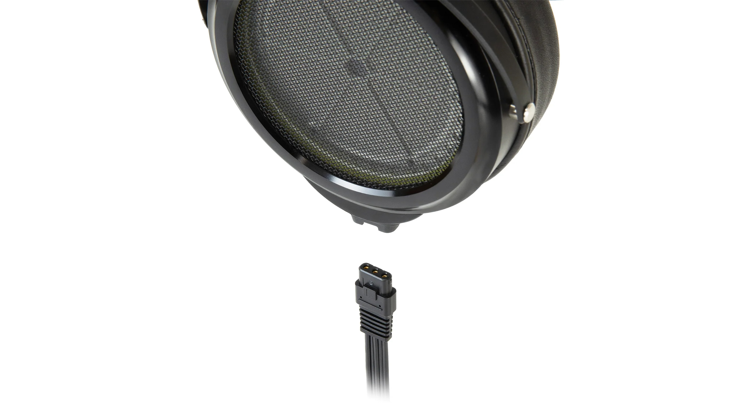 SR-009D: Stax genopliver sine ikoniske hovedtelefoner 2 stax SR-009D_re_cable