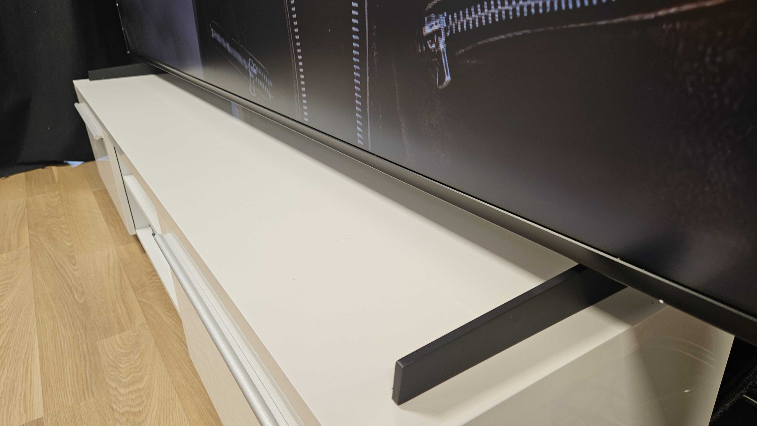 Tips til montering af et stort TV 5 Thomson 100QG7S14 test review 5 scaled