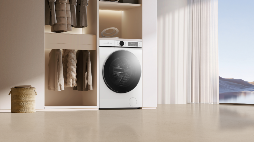 TCL 3 WM P4 lifestyle 1 FP0944WA0