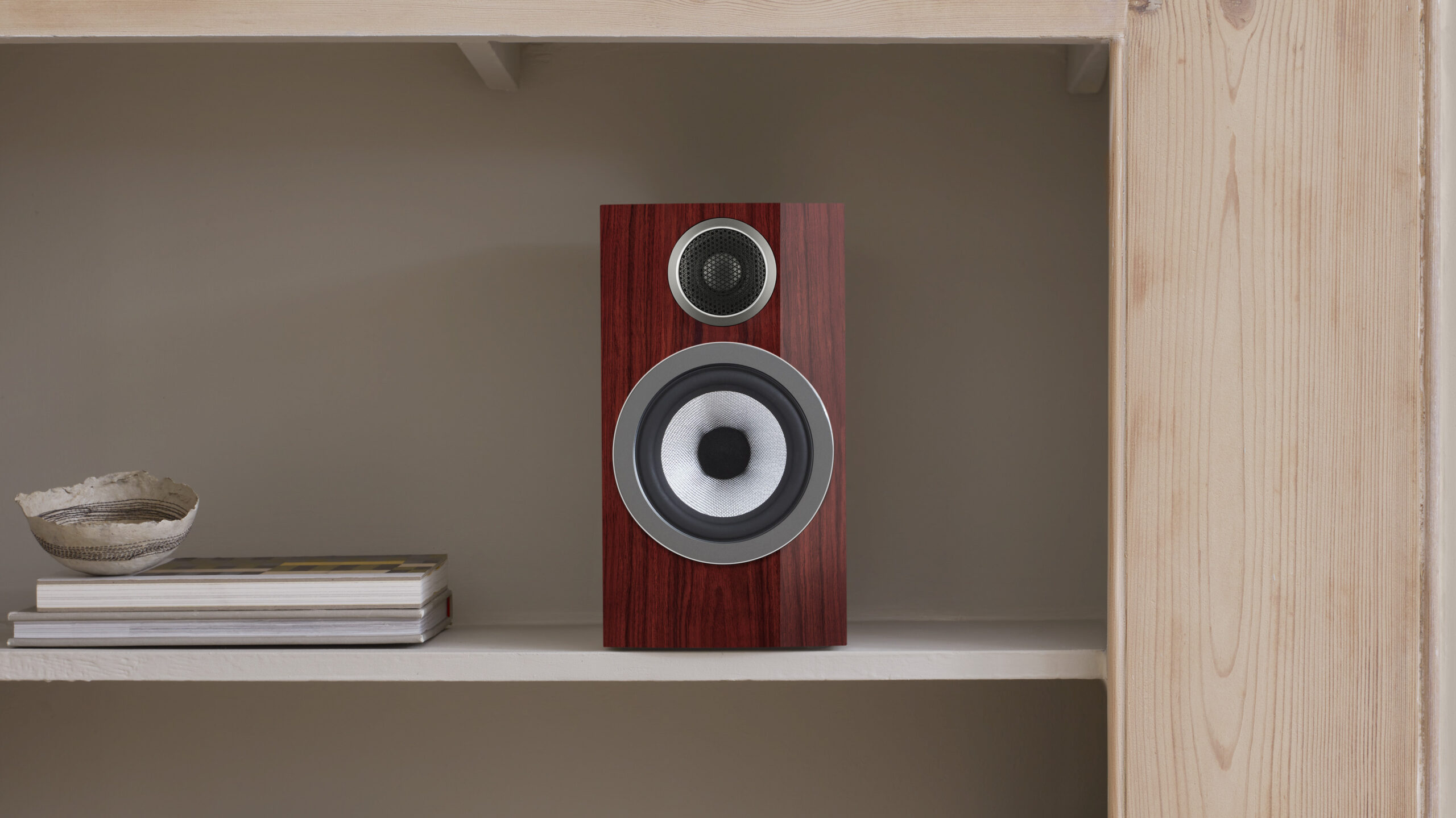 Bowers & Wilkins 707 Prestige Edition: Opgraderet – men ikke som vi håbede 5 B&W - 707 Prestige Edition Santos Gloss - Lifestyle 5