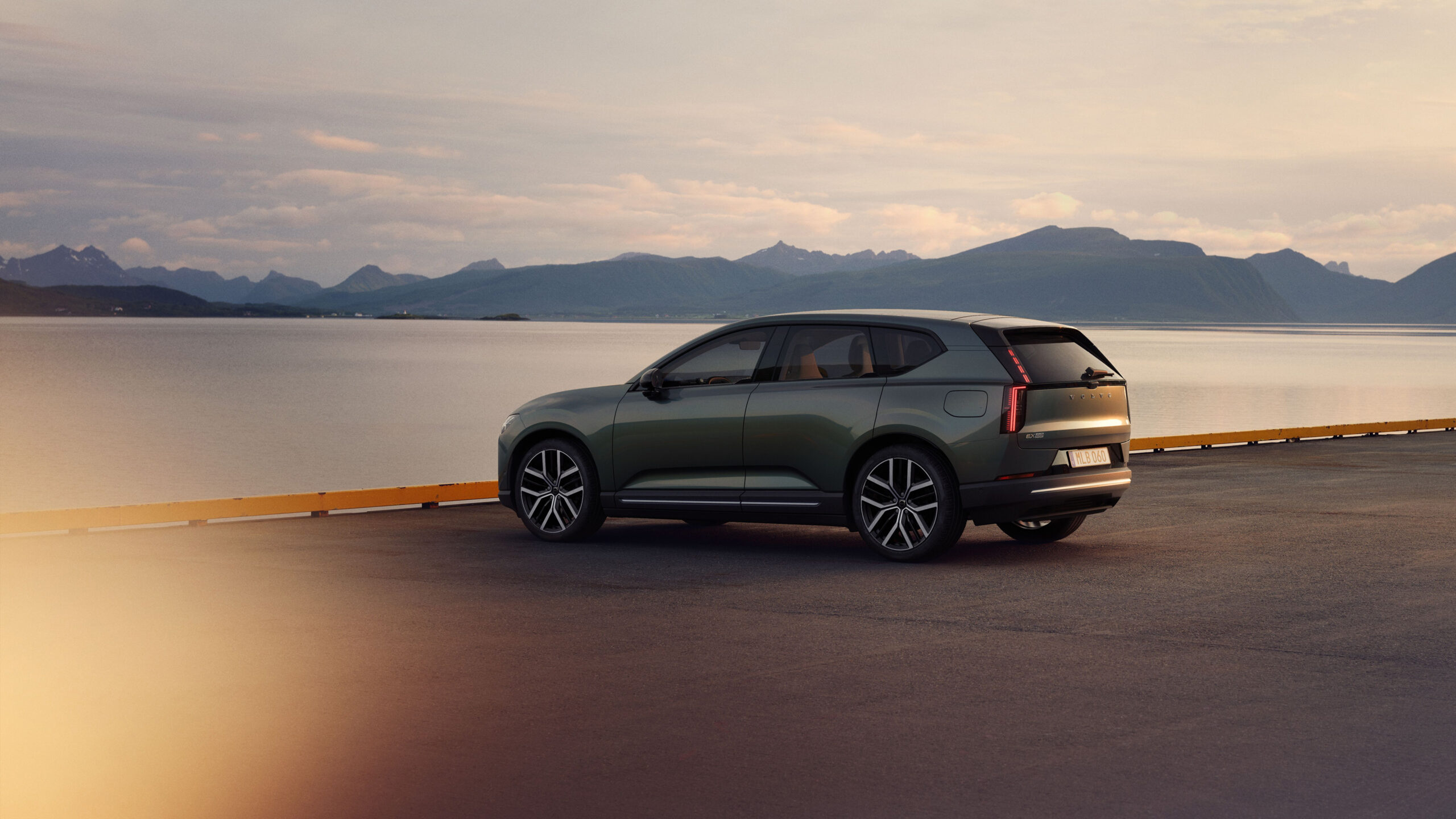 Volvo EX60 JPG Full-TIM_1167_EX60_3Q_REAR