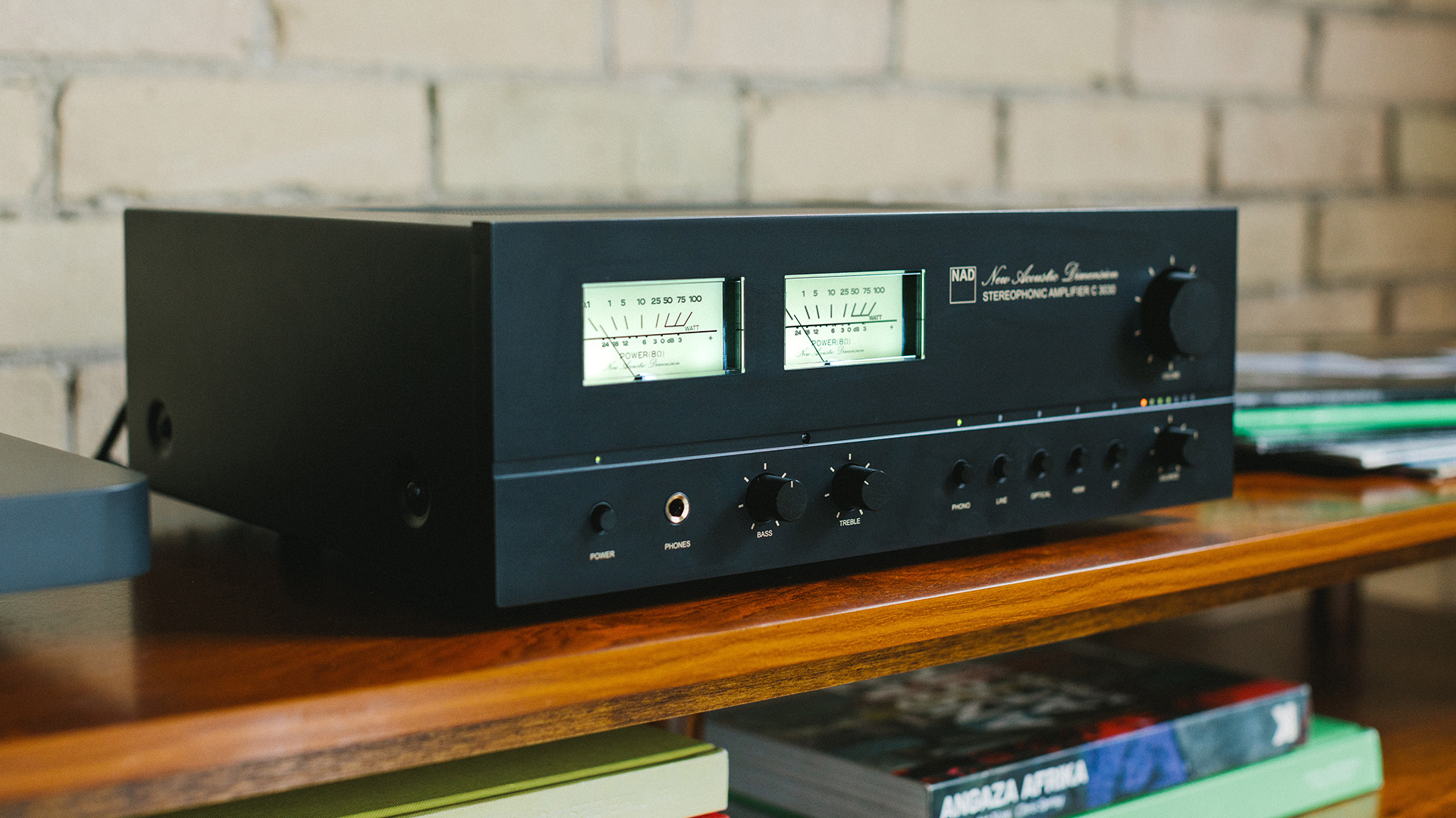 NAD C 3030 og C 3030S tilbyder retrodesign med digitale funktioner