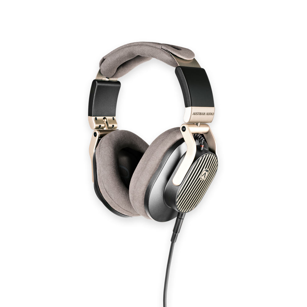 TheArranger persp right black 6000px cutout