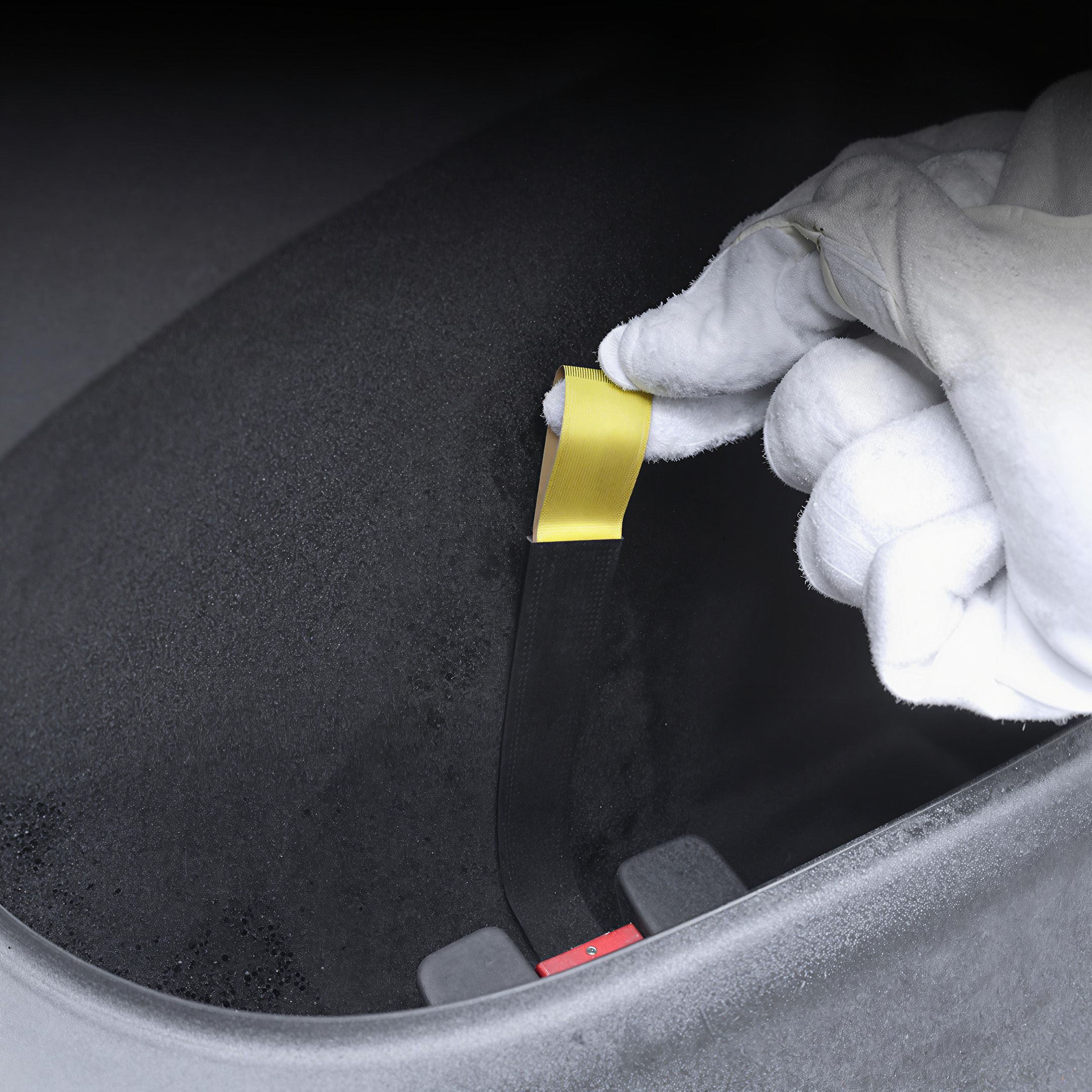 Elbil i kulden – den livreddende guide 3 tesla emergency strap