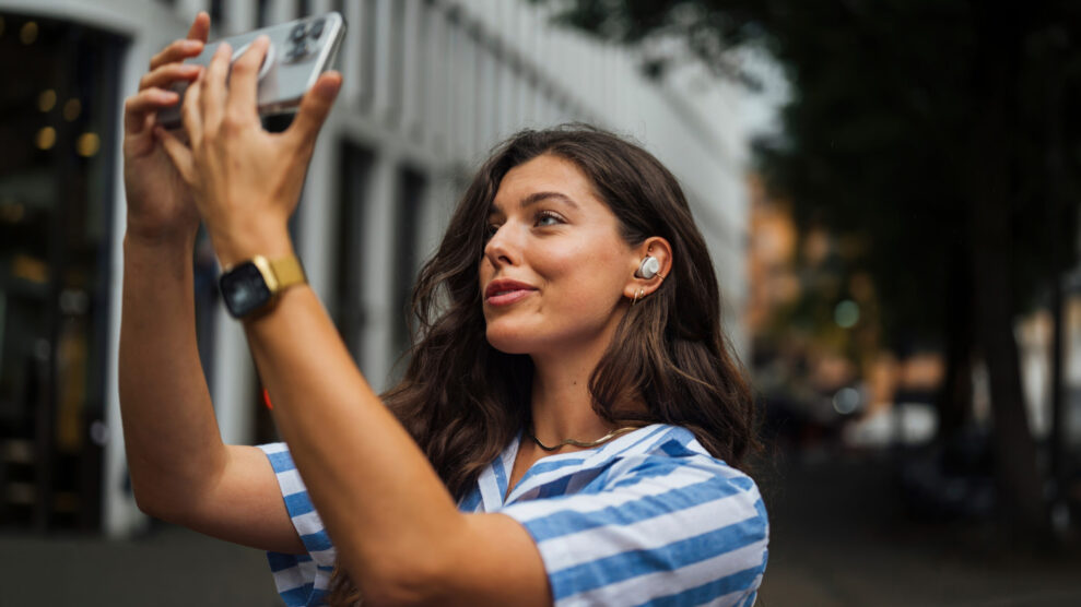 Top 10 - Hovedtelefoner 11 Beyerdynamic Amiron 300 lifestyle 1 scaled 1