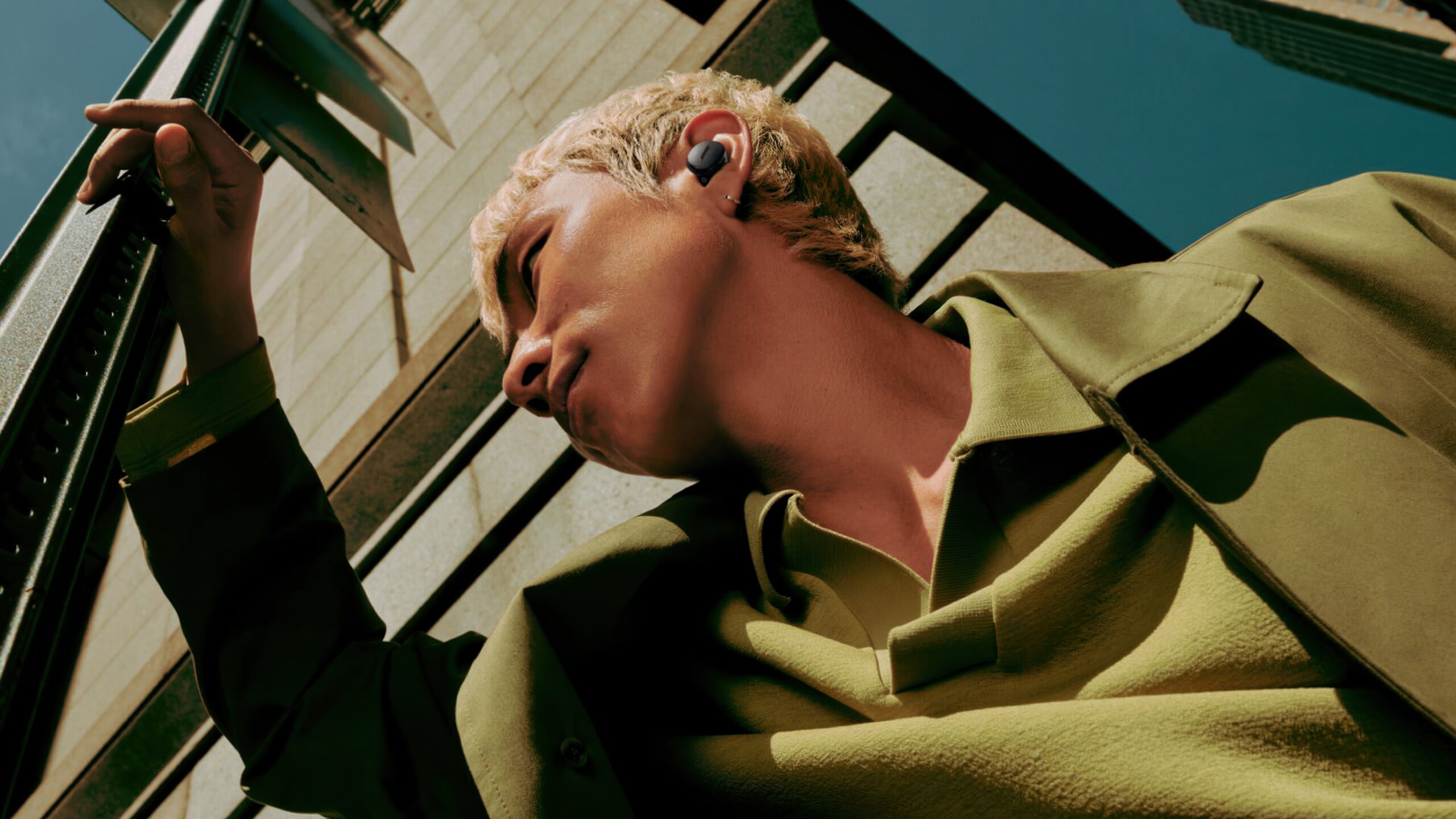 Bose QuietComfort Earbuds (2. generation) 4 Bose QuietComfort Earbuds_lifestyle 2