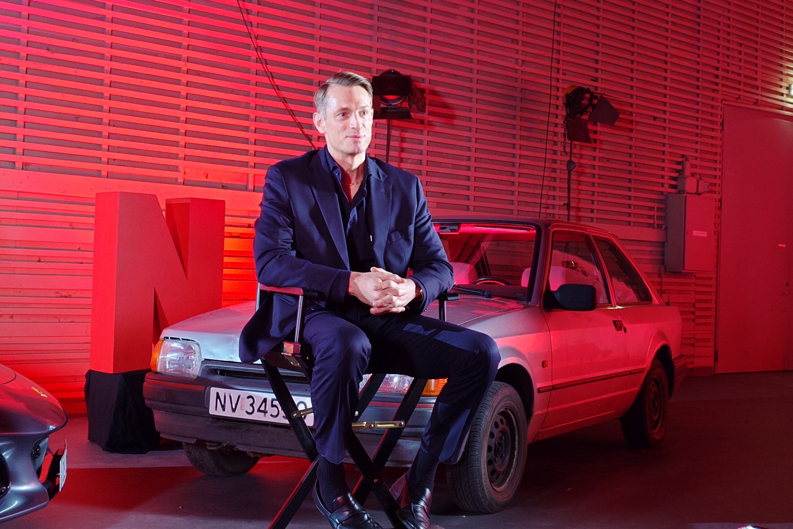 Netflix byder på trailer og interviews med stjernerne bag Jo Nesbøs Harry Hole 6 Jo Nesbos Harry Hole set 2024 4 scaled 1