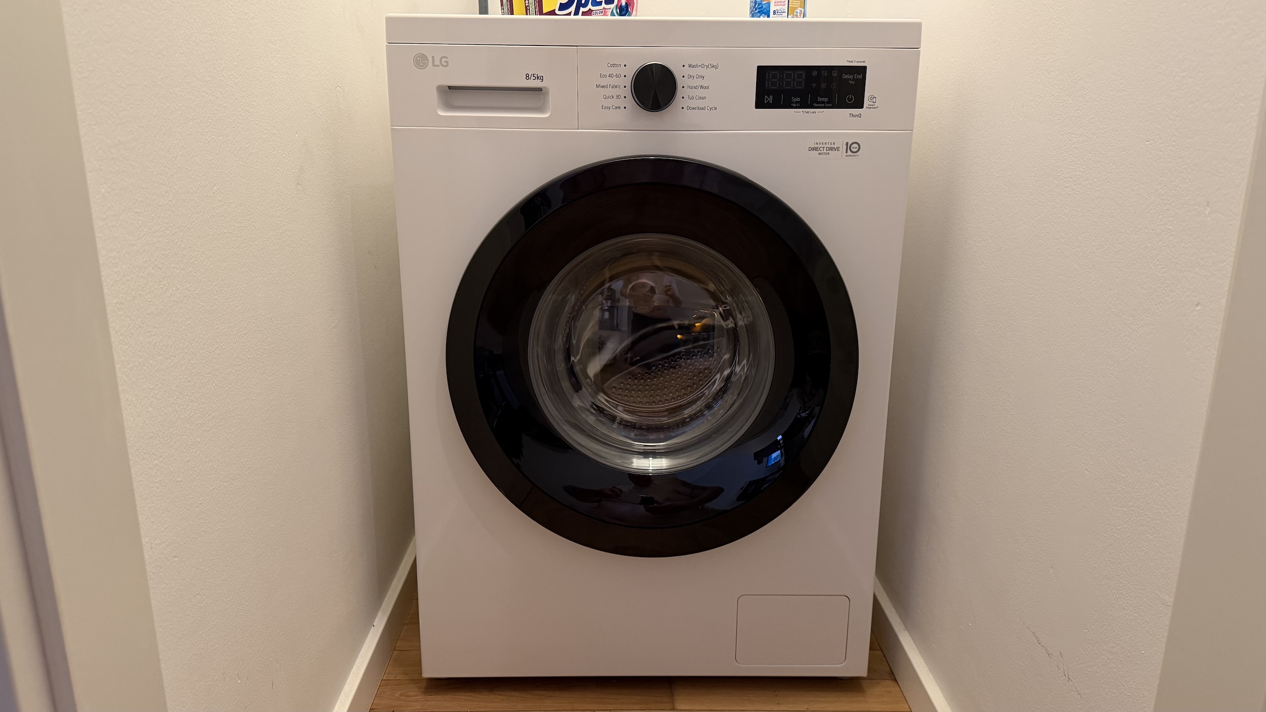 LG 8 kg / 5 kg Direct Drive Washer Dryer (W4X1085NWB) 1 LG W4X1085NWB