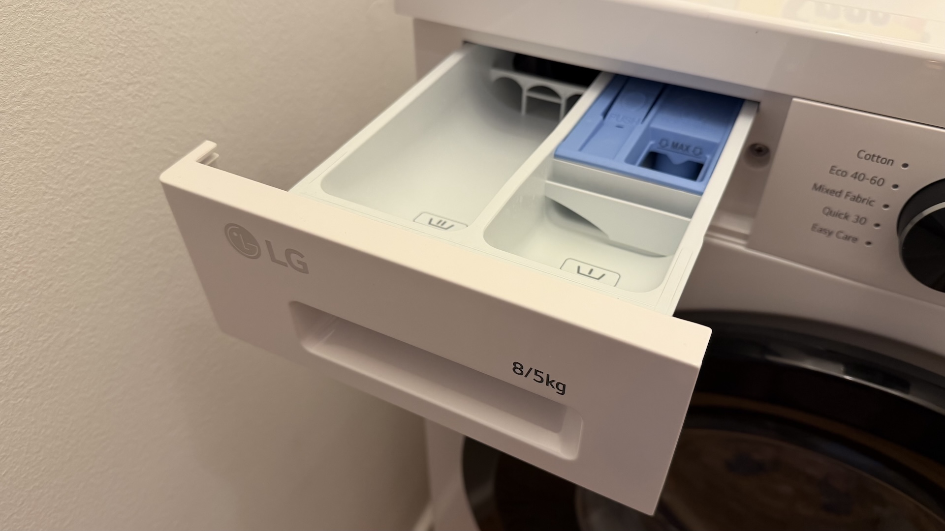 LG 8 kg / 5 kg Direct Drive Washer Dryer (W4X1085NWB) 3 LG W4X1085NWB