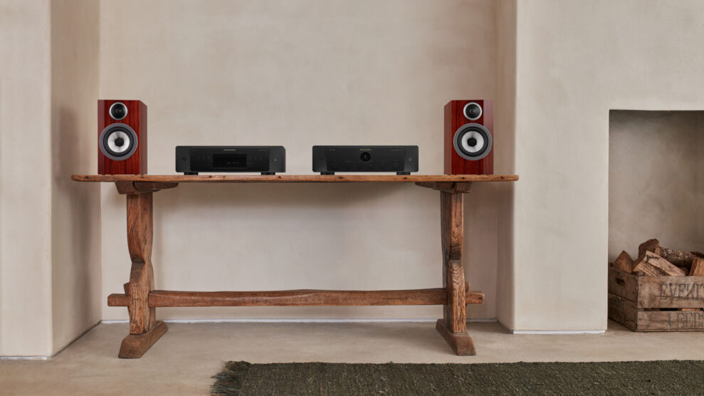 High--B&W - 707 Prestige Edition Santos Gloss - Lifestyle 1