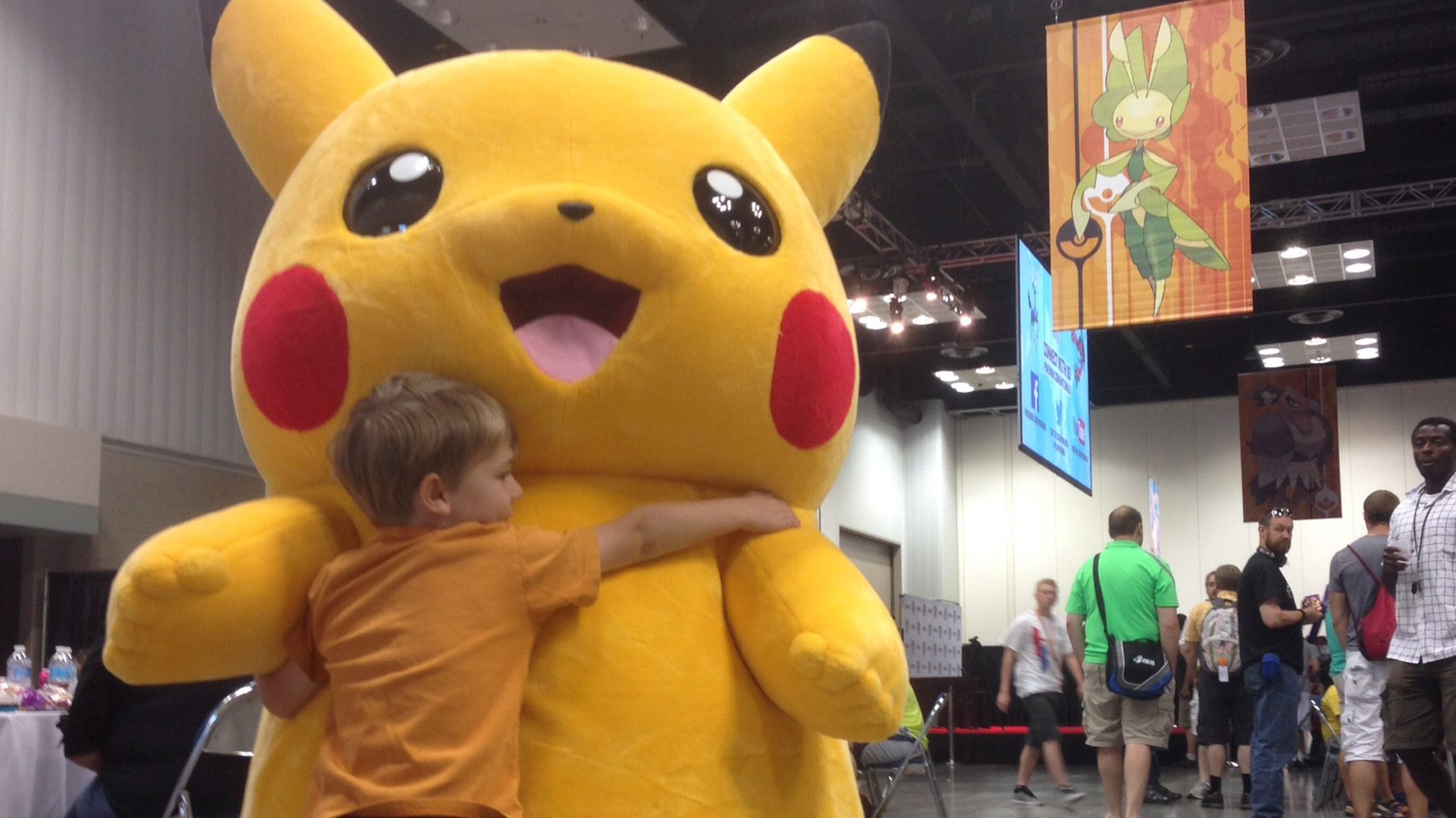 Liam meets pikachu 14438634188