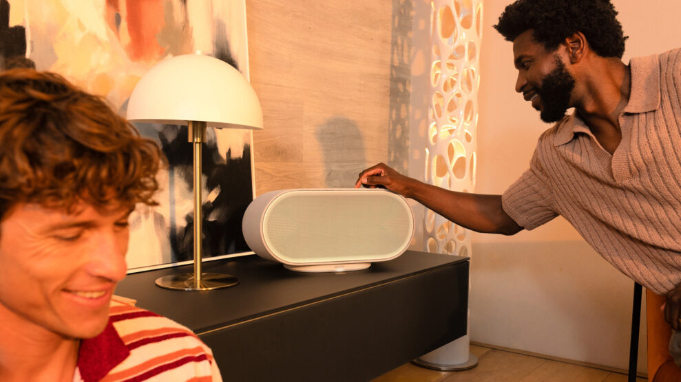 Low--Denon Home 600 White Lifestyle 13 Low--Denon Home 600 White Lifestyle 13