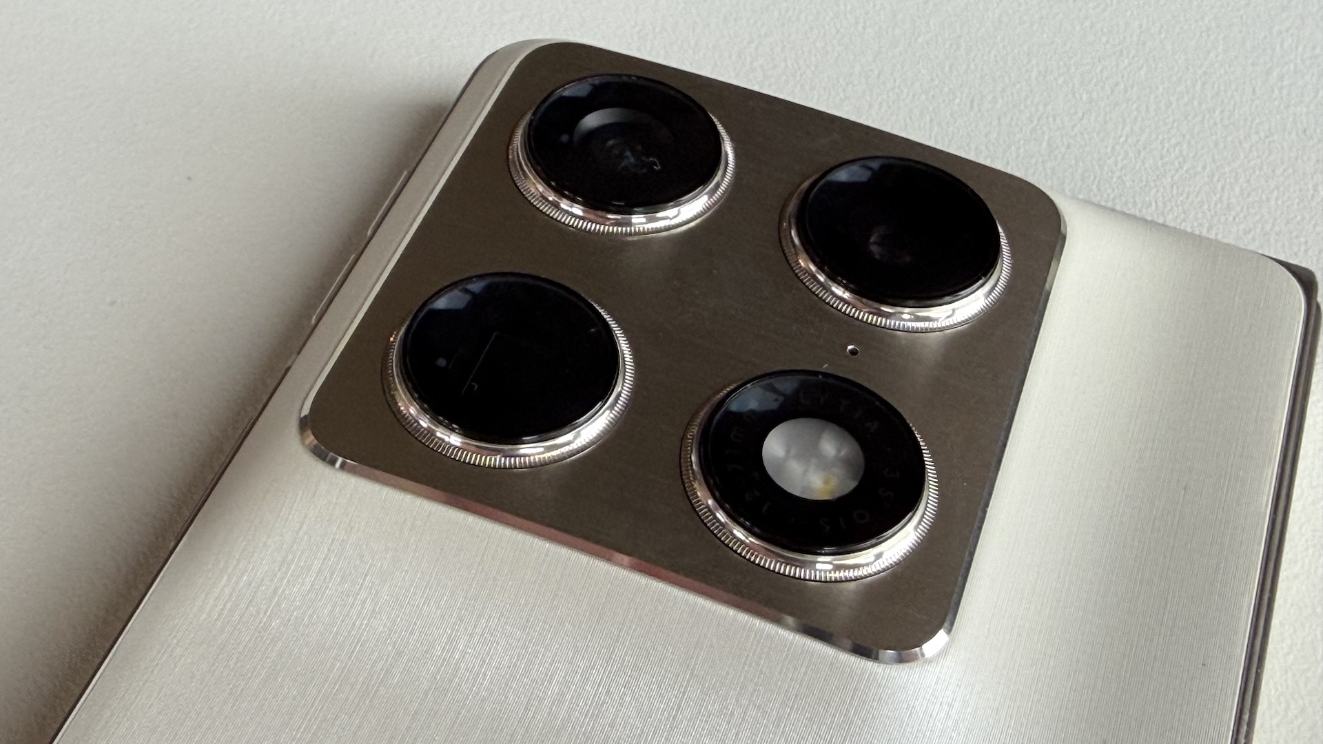 MWC 2026: Motorola lancerer Razr Fold med Gorilla Glass Ceramic 3 5 Motorola Razr Fold