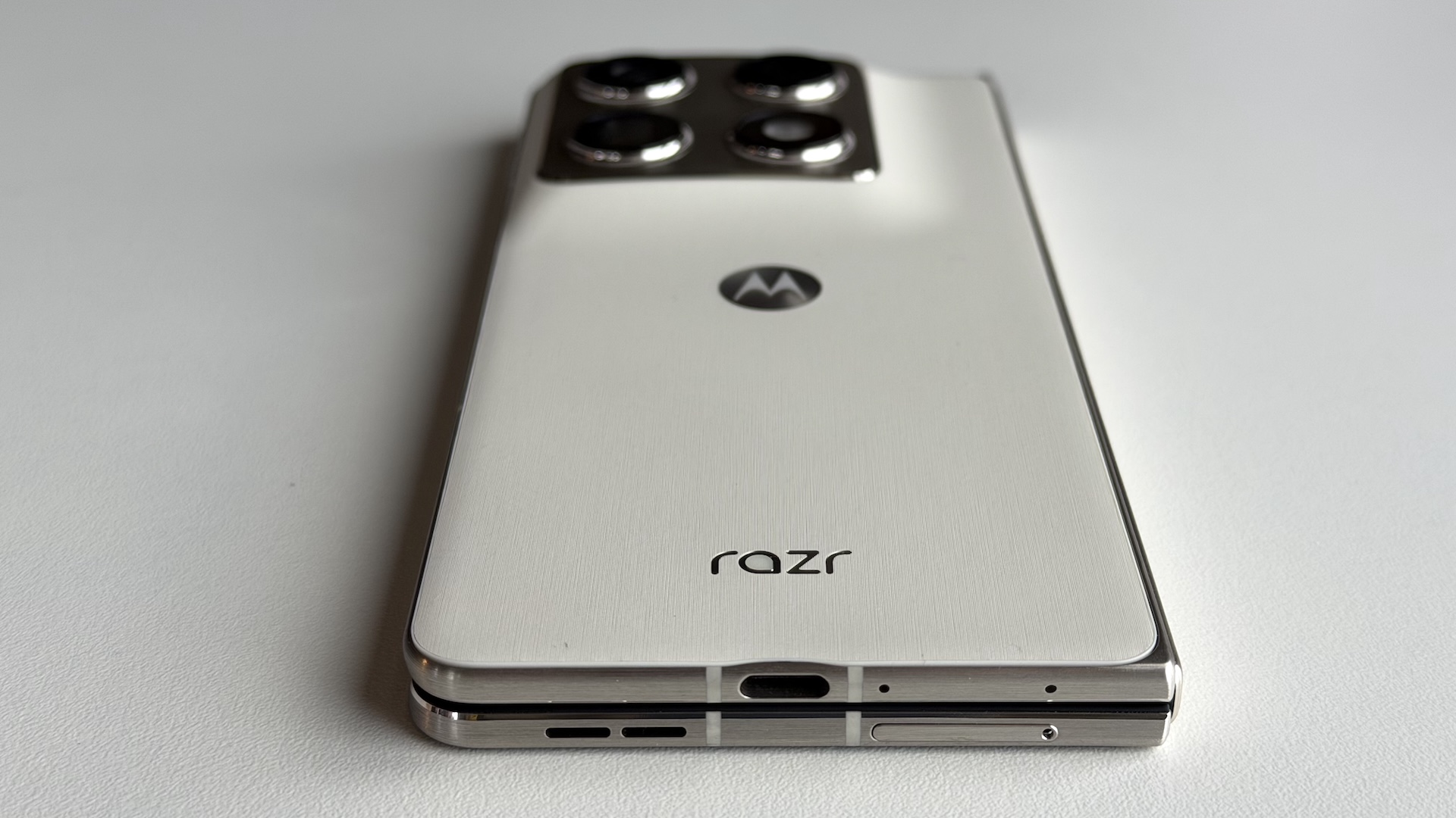 MWC 2026: Motorola lancerer Razr Fold med Gorilla Glass Ceramic 3 1 Motorola Razr Fold