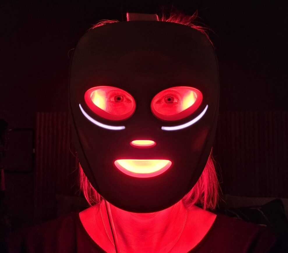 Shark-Cryo-Glow-Mask-2