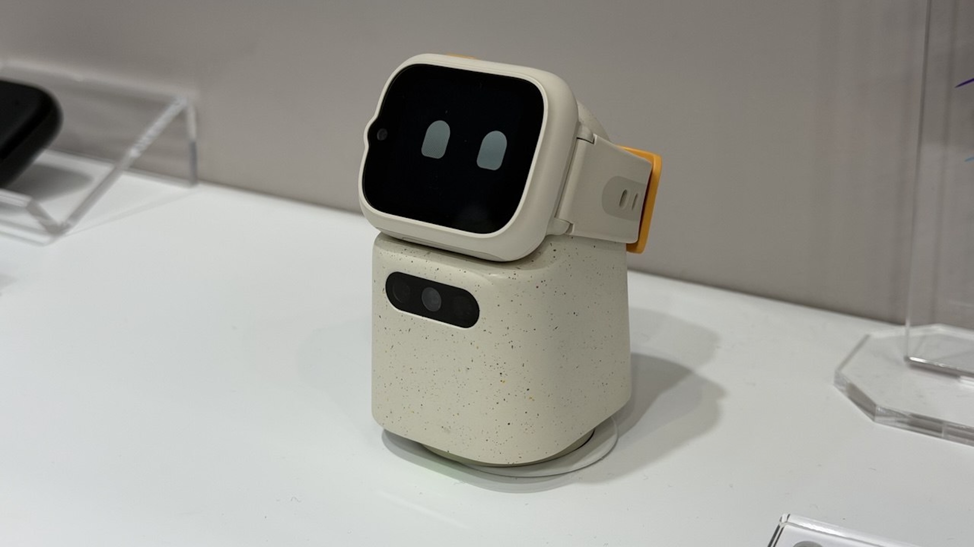 MWC 2026: TCL fokuserar på ögonen och barnen 3 TCL Tbot