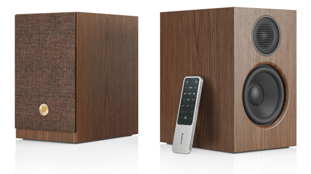 wireless-multiroom-speaker-A28-W-walnut-angle1-remote3-airplay2-google-cast-chromecast-AudioPro wireless-multiroom-speaker-A28-W-walnut-angle1-remote3-airplay2-google-cast-chromecast-AudioPro