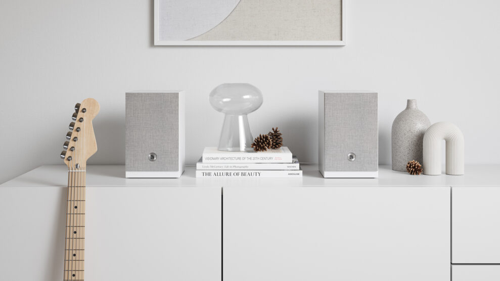 wireless-multiroom-speaker-A28-W-white-Lifestyle-AudioPro-01 wireless-multiroom-speaker-A28-W-white-Lifestyle-AudioPro-01