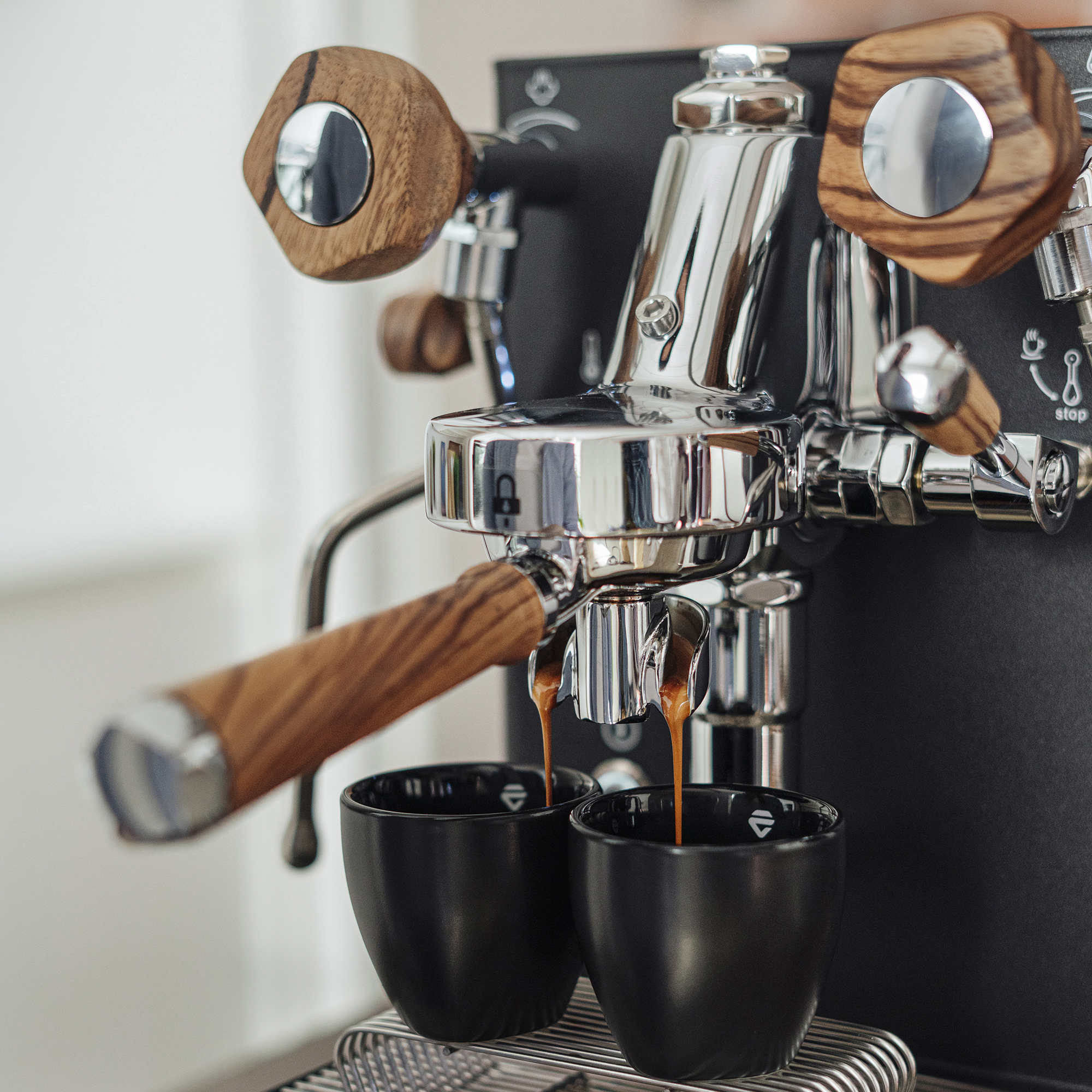 MaraX3 BLK Extraction Lifestyle Content