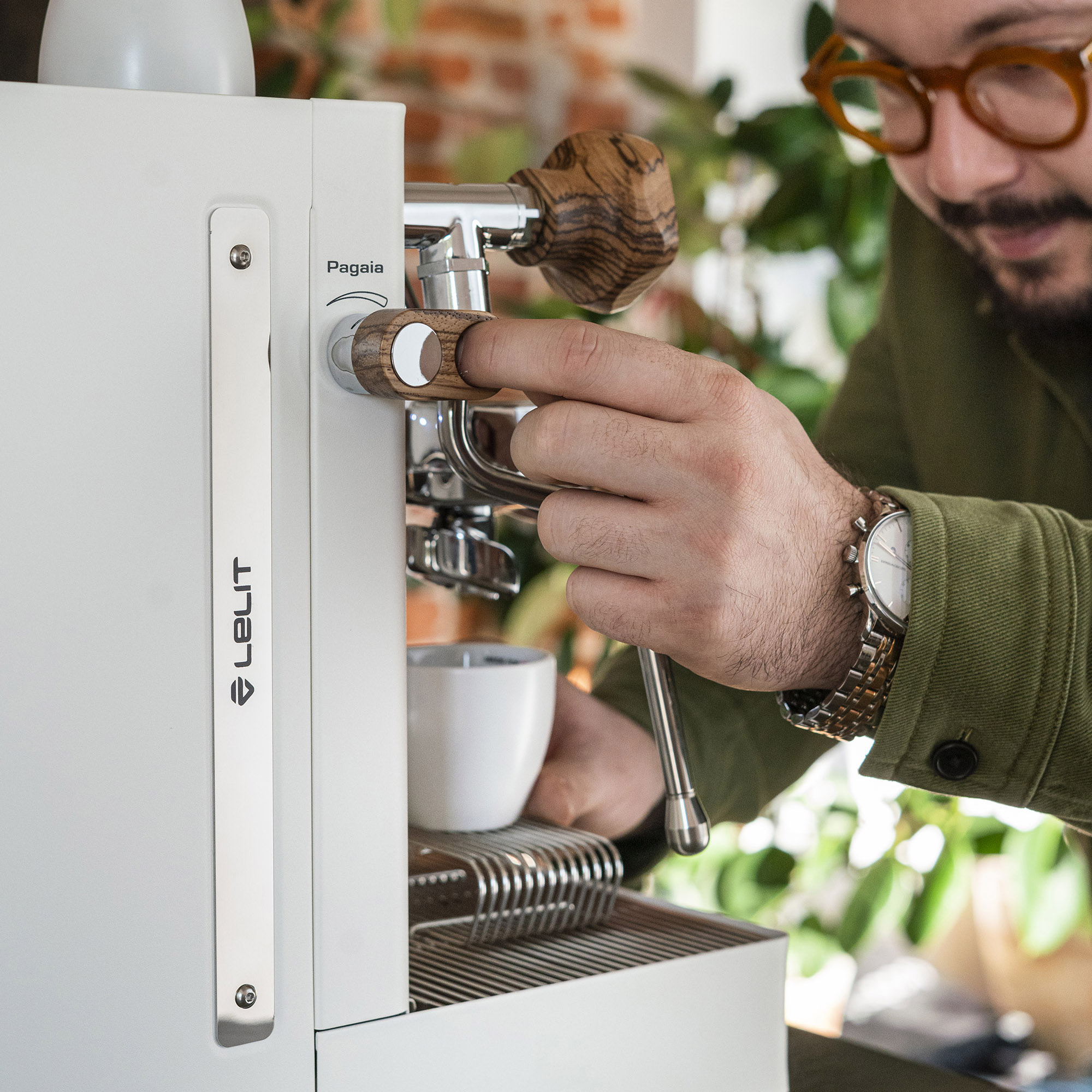 MaraX3 WHT Pagaia Lifestyle Content 2