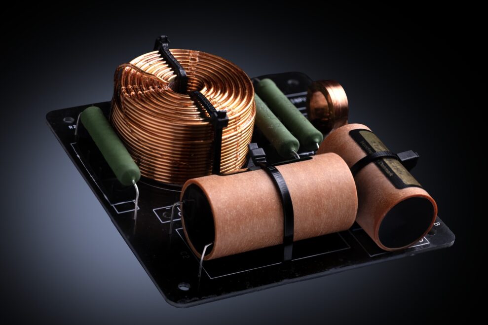 dynaudio legend crossover 06